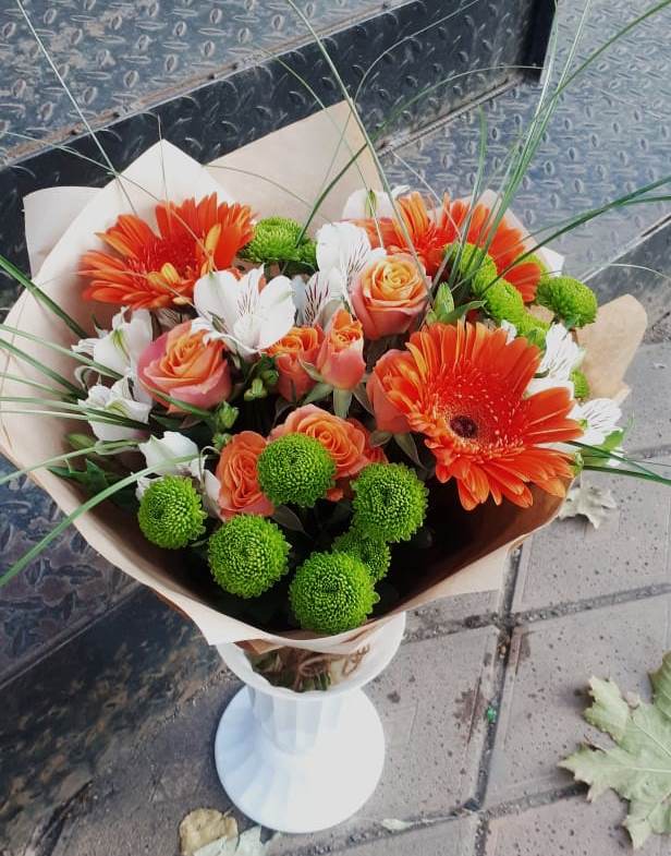 Букет цветов из: Герберы, Хризантемы, Альстромерии и Розы в Чехов-7