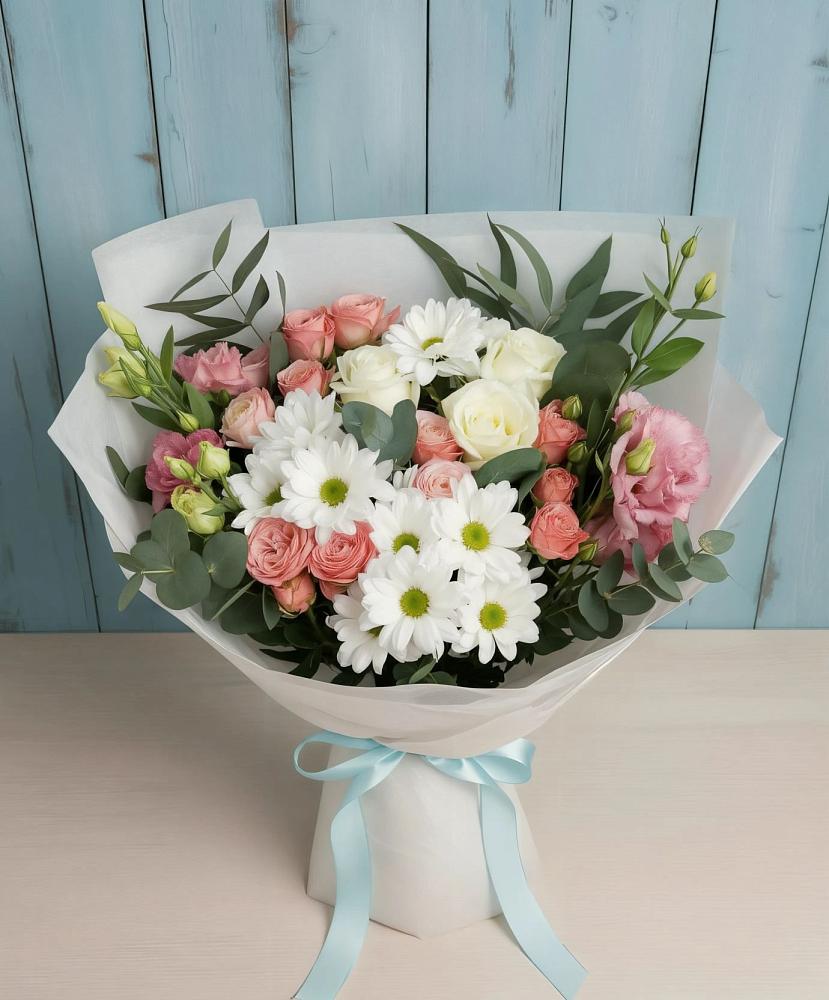 Букет цветов из: Розы, Лизиантусы и Хризантемы в Чехов-7