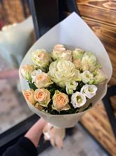Букет цветов из:  Розы и Лизиантусы в Чехов-7
