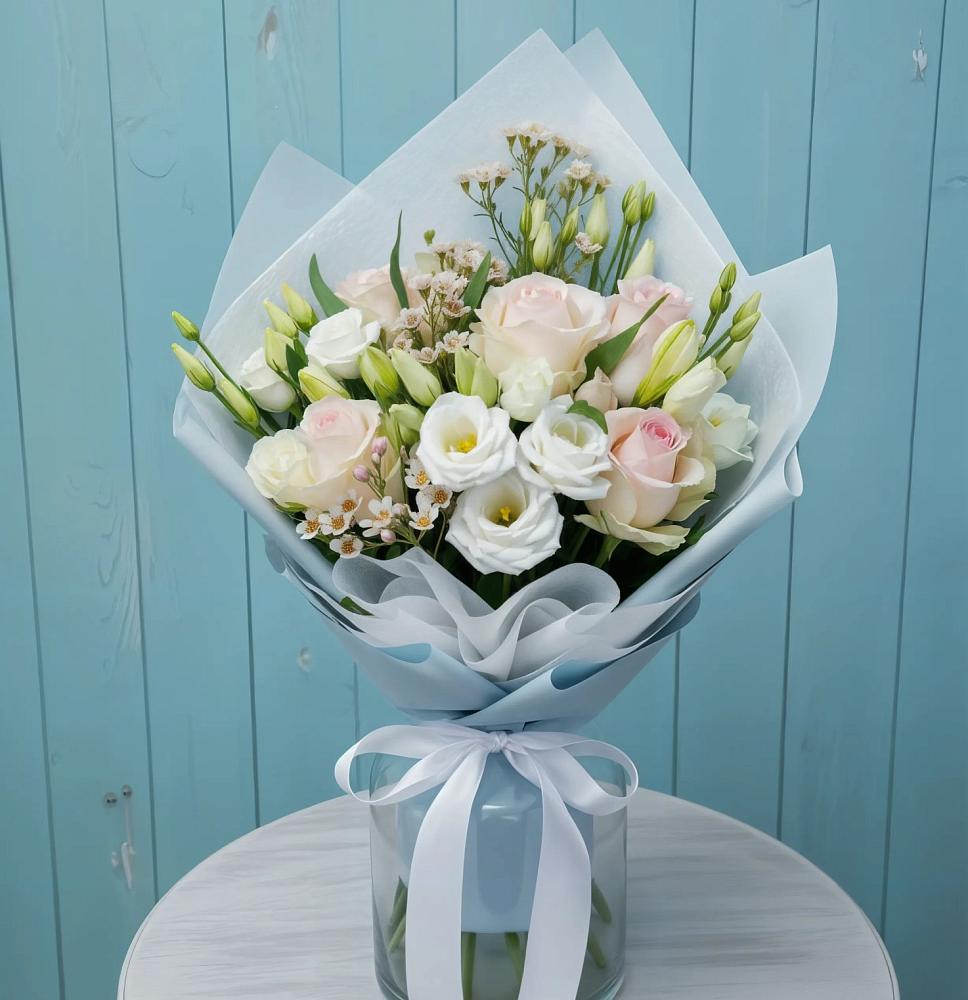 Букет цветов из: Розы и Лизиантусы в Чехов-7