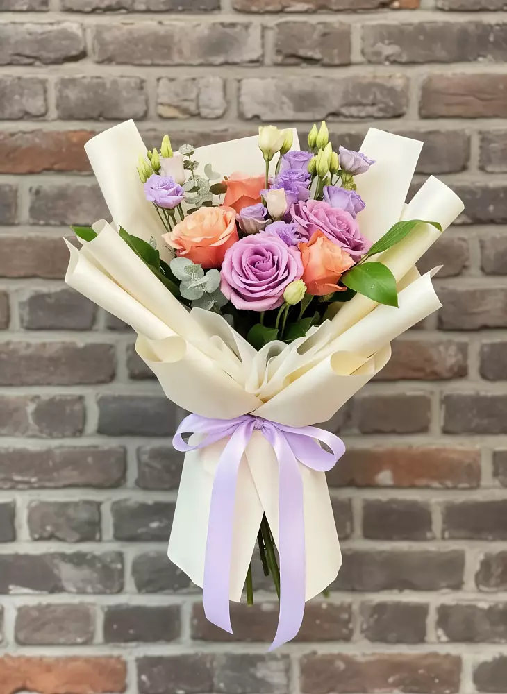 Букет цветов из: Лизиантусы и Розы в Чехов-7