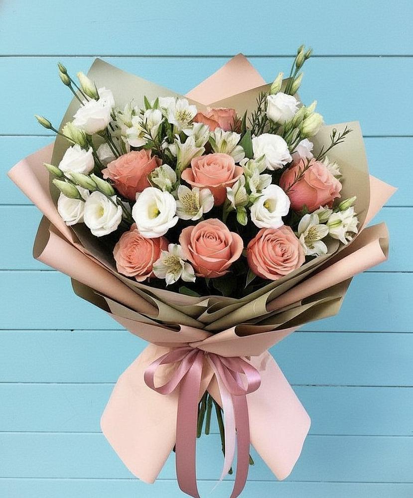 Букет цветов из: Розы, Альстромерии и Лизиантусы в Чехов-7