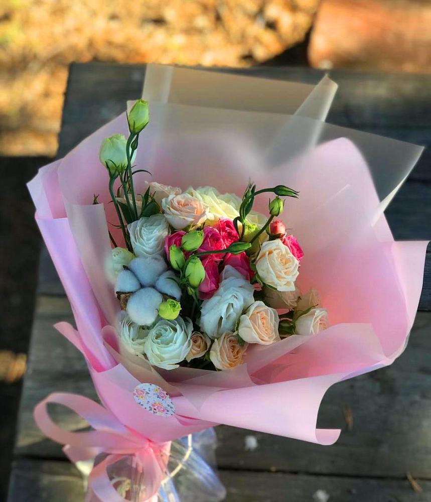 Букет цветов из: Розы и Лизиантусы в Чехов-7