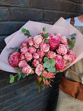 Букет розы в пальмах в Чехов-7 Букет цветов из: Розы в Чехов-7