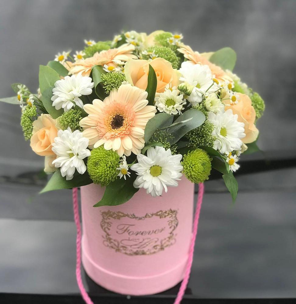 Цветочная композиция из Розы, Герберы и Хризантемы в шляпной коробке в Чехов-7