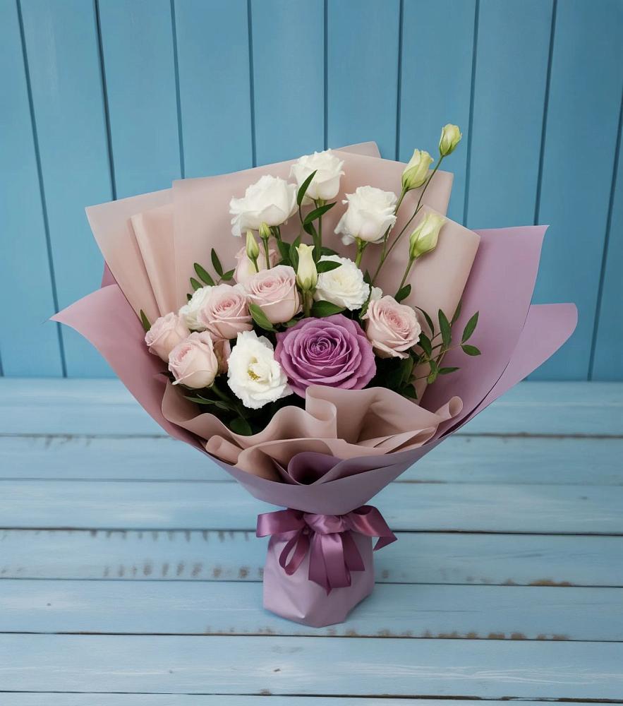 Букет цветов из: Розы и Лизиантусы в Чехов-7